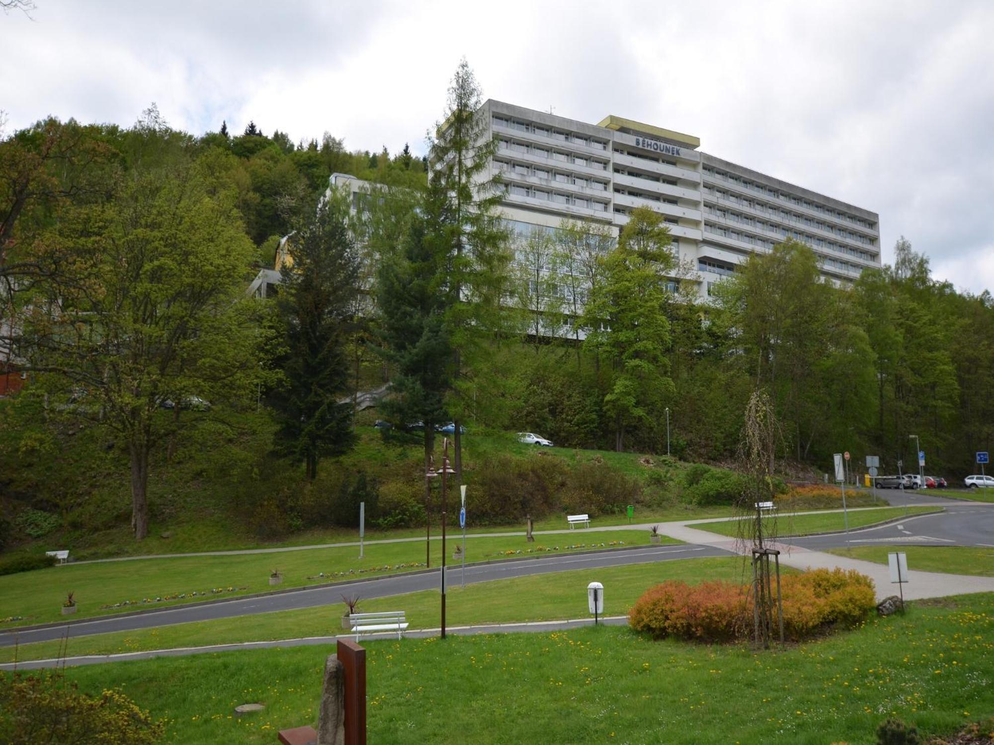 Snug Apartment In Jachymov Near Ski Area Exterior photo